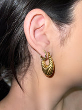 Load image into Gallery viewer, Ariel Earrings
